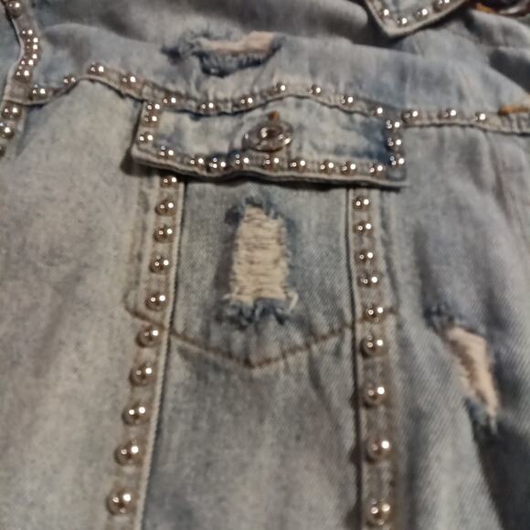 POL Women's Medium Studded Distressed Denim Jean Jacket Light Wash Trucker Coat - Picture 3 of 9